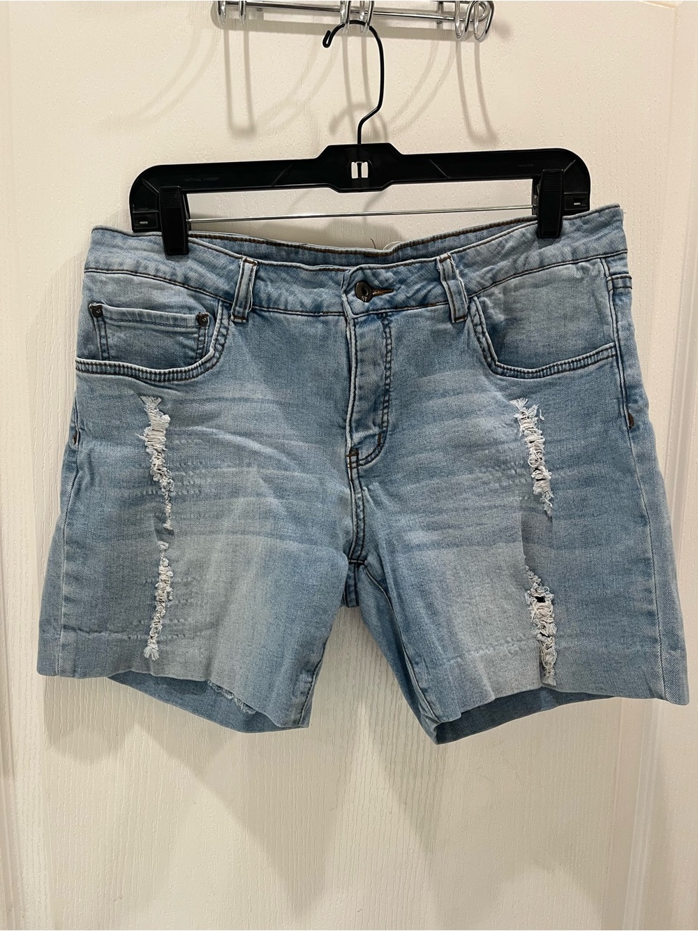 !it jeans Light Blue Frayed Denim Bermuda Shorts